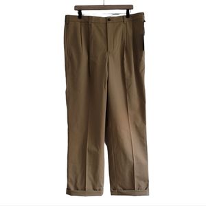 NEW Orvis Khaki Wrinkle Free Stretch Chino Pleated Pants